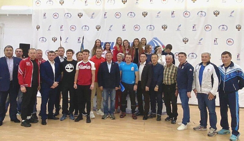 Поздравил спортсменов - участников всероссийских соревнований